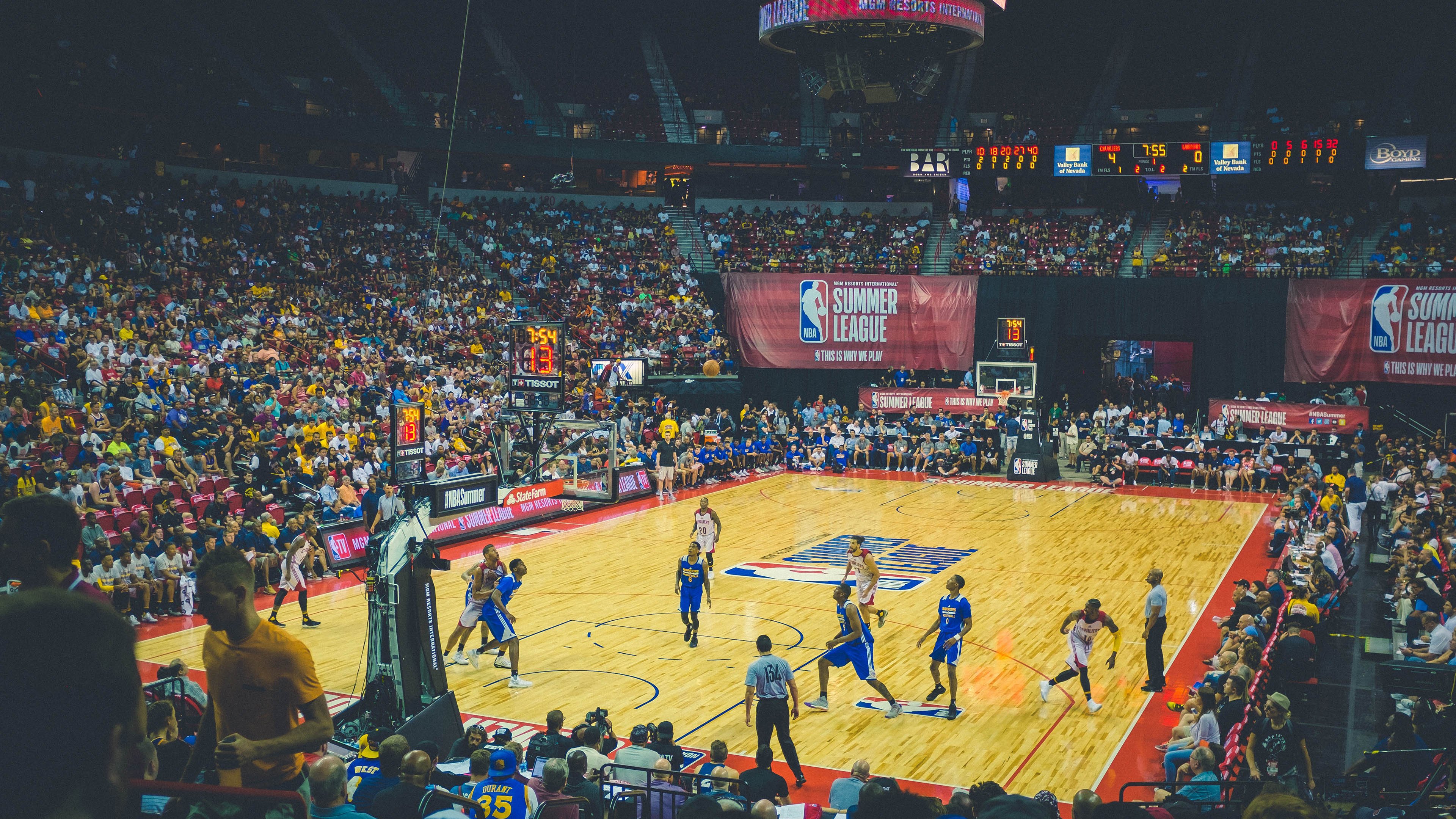 明星球员锻炼新技能，积极备战季后赛，明星球员篮球